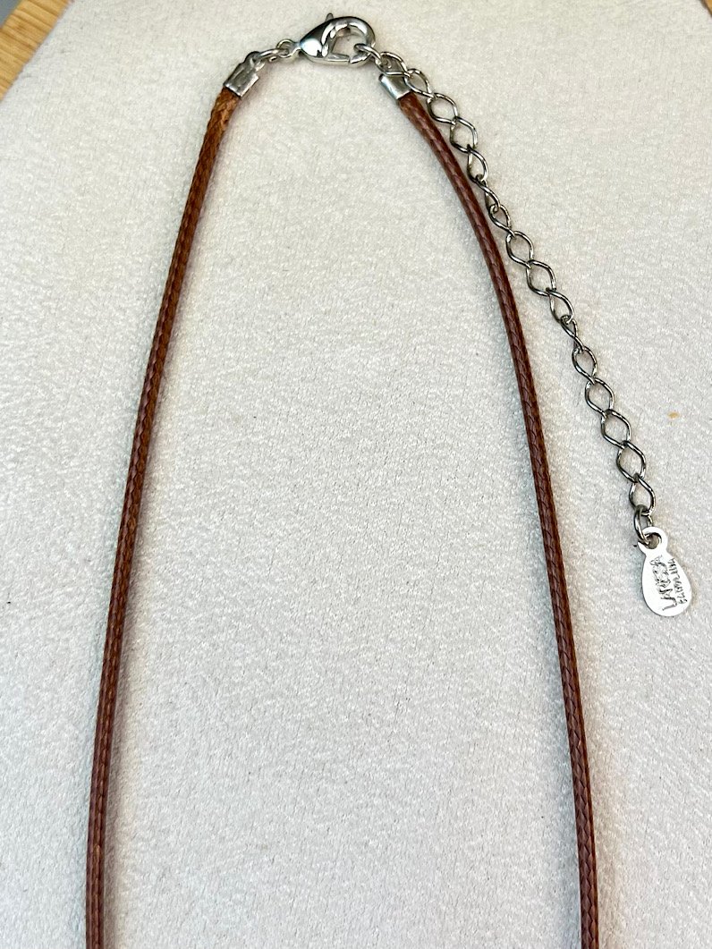 Colar Choker Miriam Marrom Pingente Coração
